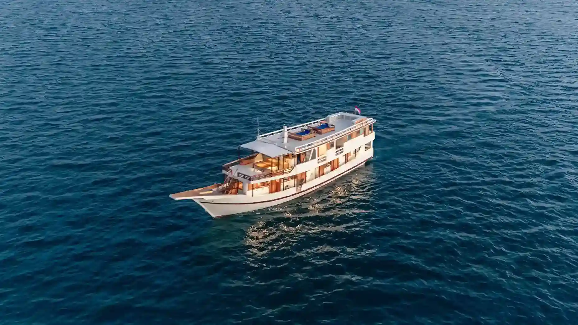 Ayvara Cruise Phinisi Boat Charter | Ayvara Cruise Exterior by Komodo Luxury