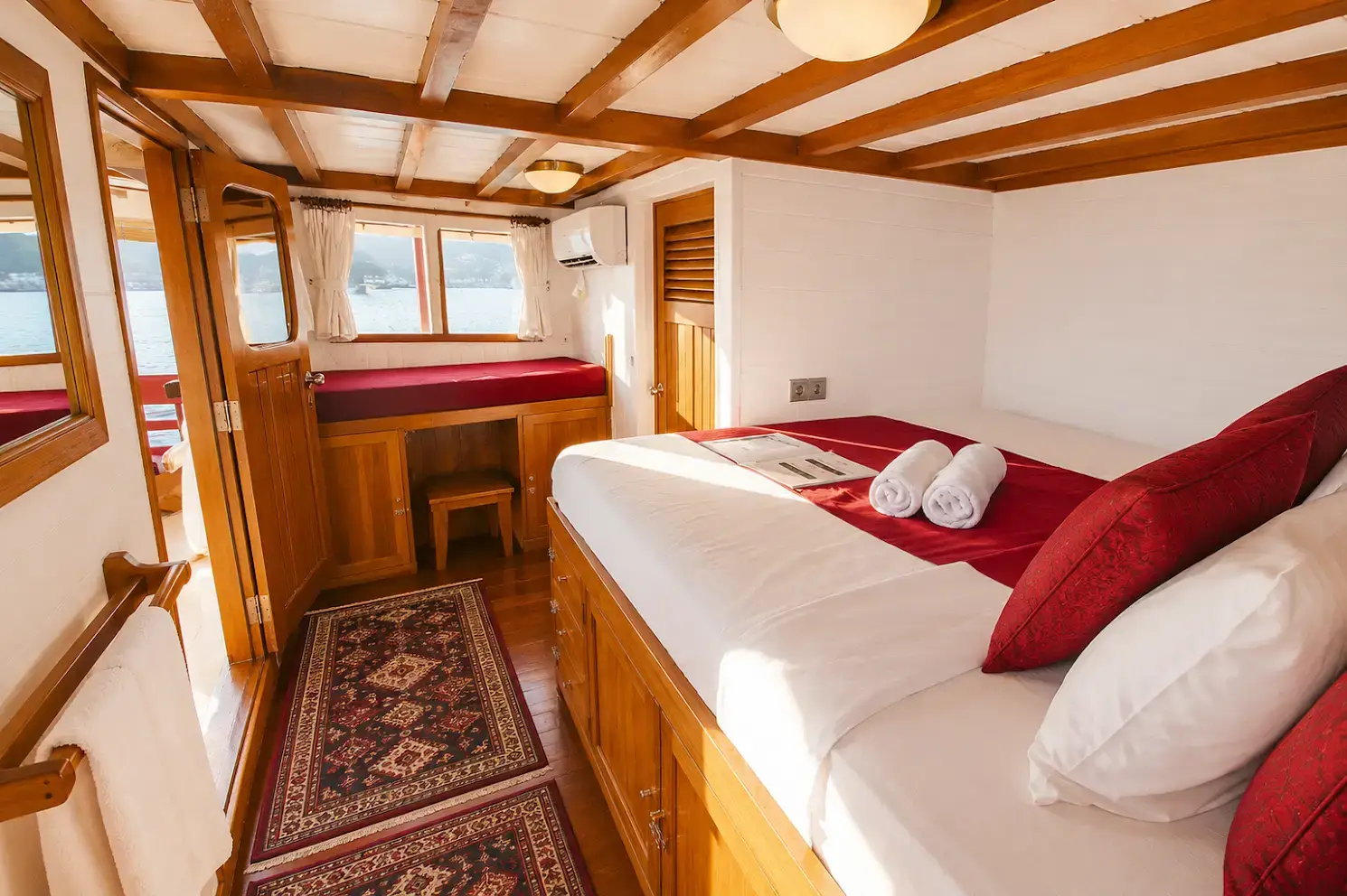 Second view of Cabin 7 & 9 double state room on Seven Seas Liveaboard | Komodo Luxury