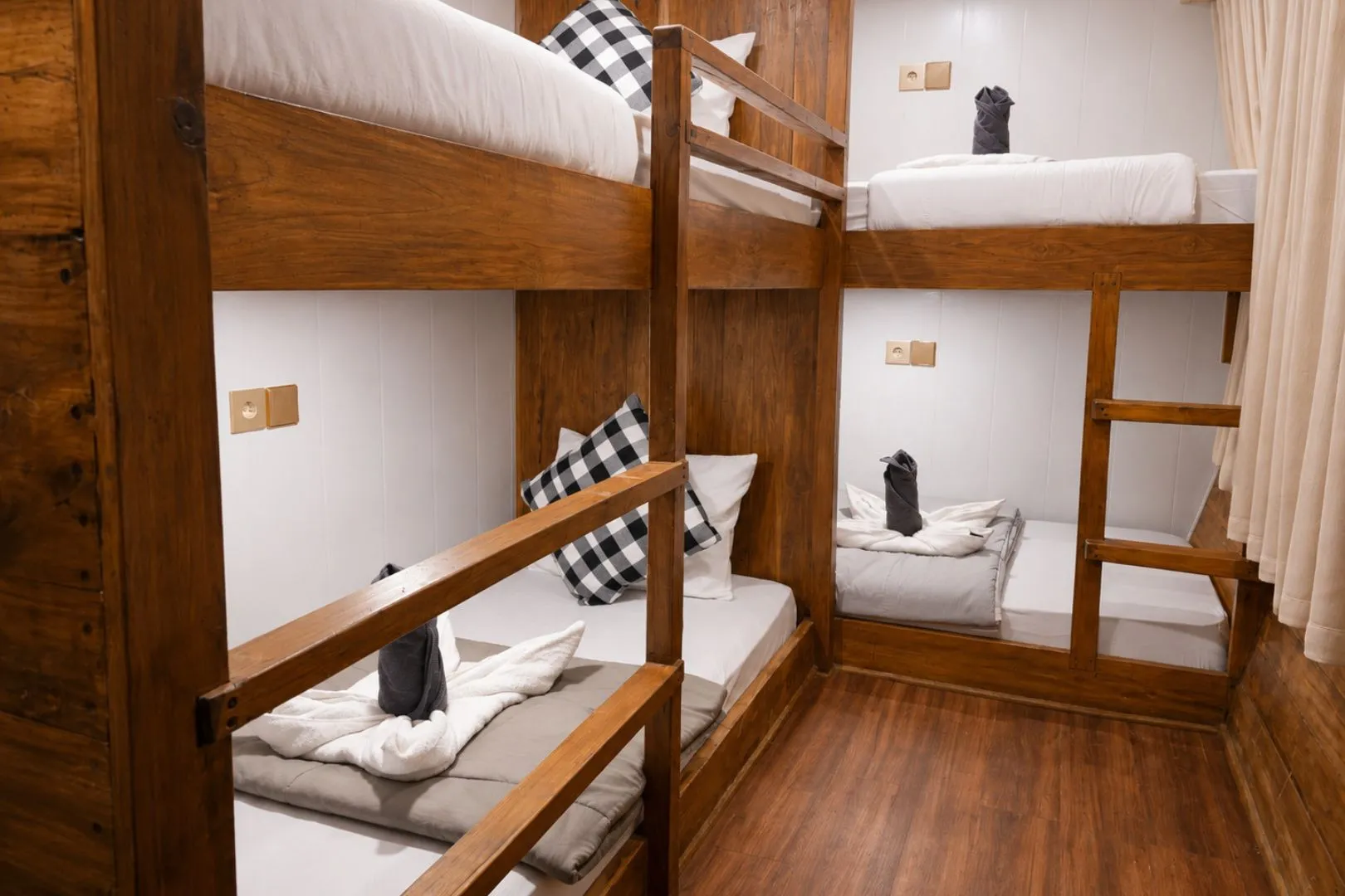 Share Cabin Blessing Phinisi | Komodo Luxury