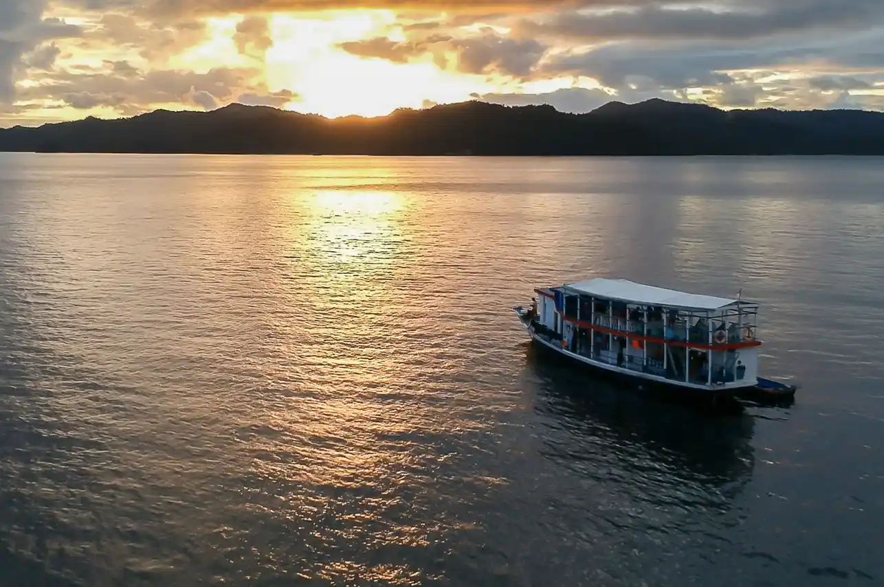 Exterior Epica Liveaboard | Komodo Luxury