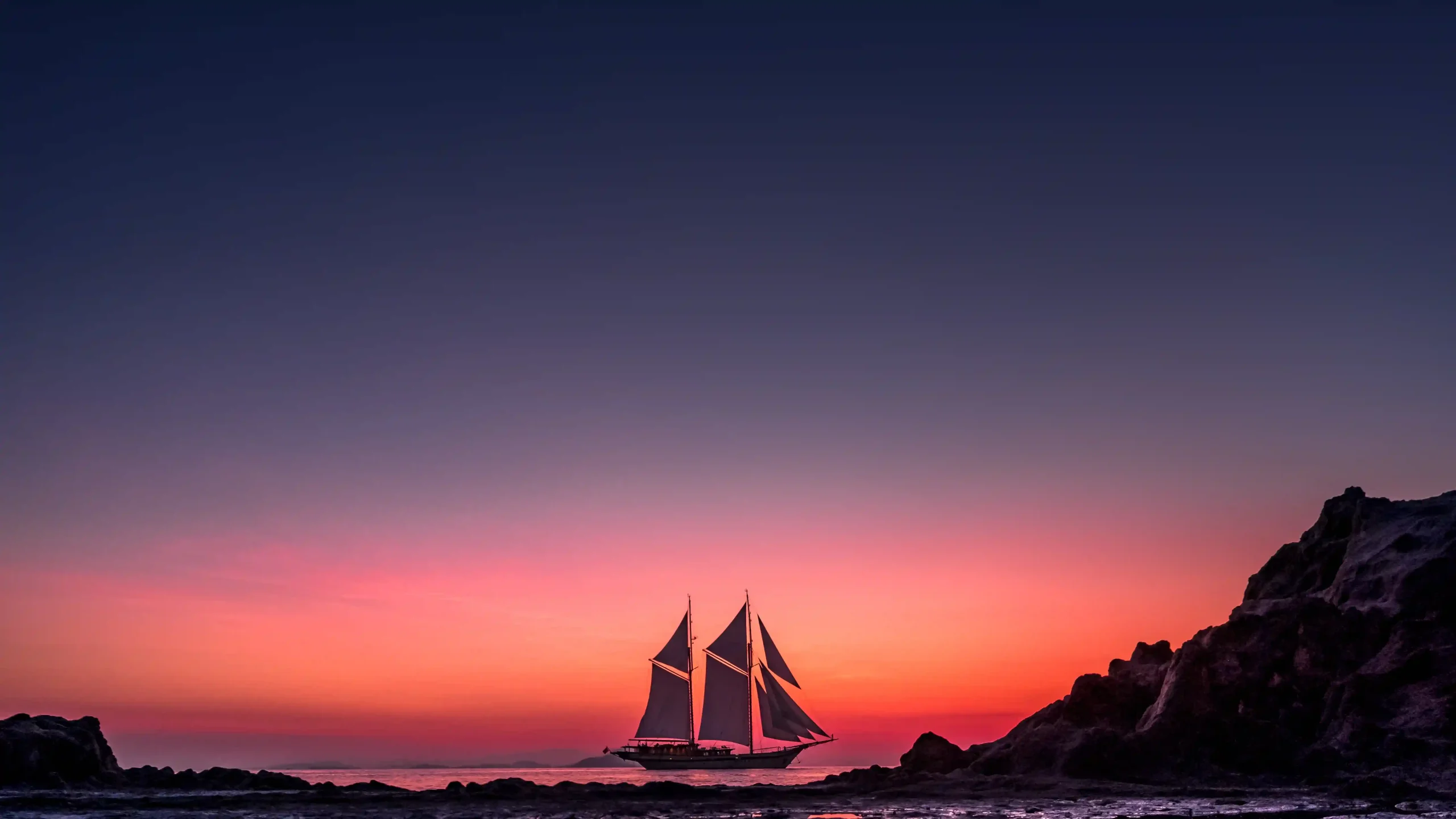 Exclusive Liveaboard in Indonesia | Komodo Tour | Komodo Luxury